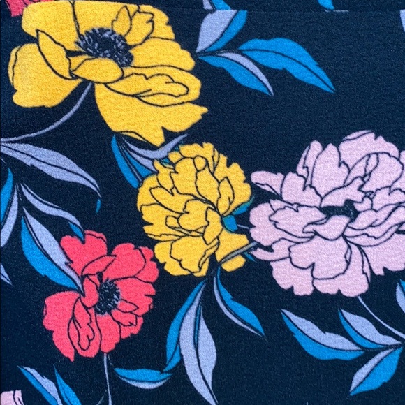 Classy Floral Wrap Dress NEW - Picture 2 of 2